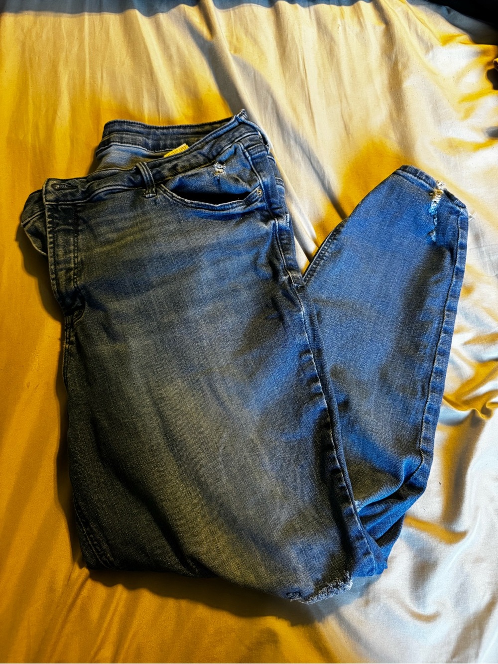 Old Navy Women's Skinny Jeans in Blue with Distressed Hem